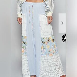 New POL Lace, Floral blue & White Wide-Leg Pants. Small, medium, large.